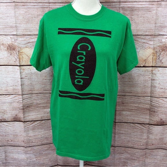 Gildan Tops - Gildan Crayola Green Short Sleeve Crew Neck T-shirt with Graphic Design Size M